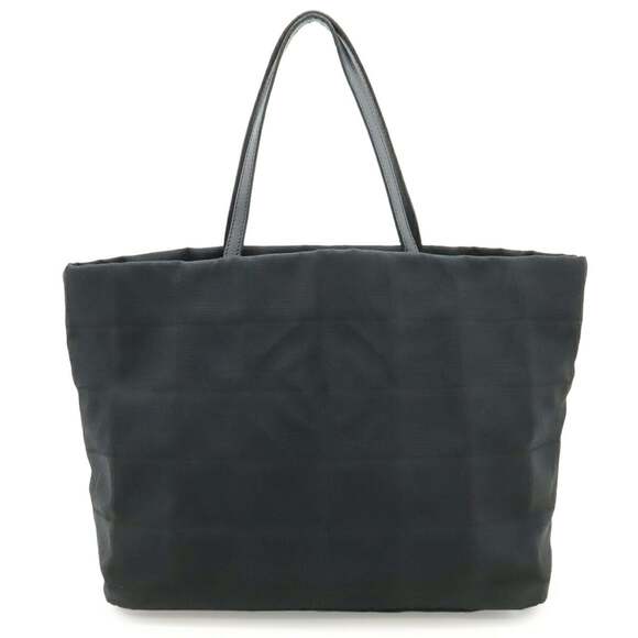 CHANEL Black Leather Shoulder Bag